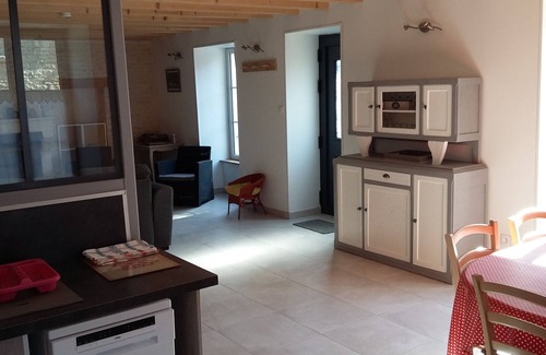 Le Vanneau-Irleau Cottage | Character cottage for 6 people on the edge of the water in the Marais Poitevin
