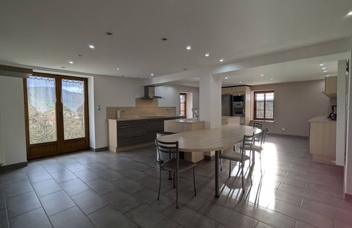 Fraize Cottage | Character cottage for 10, valley view, near skiing