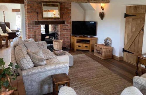 Wollerton Cottage | Character Detached 3-Bed Cottage Audlem Cheshire