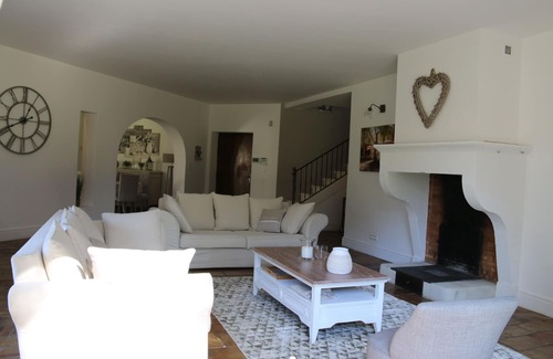 Saint-Siffret Villa | Character farmhouse with swimming pool, 8 minutes from Uzes, ideal for family or friends