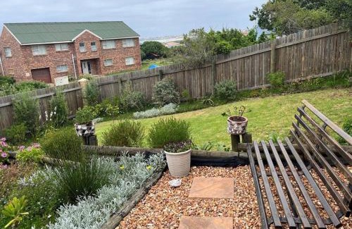Cape Saint Francis House | Character-Filled Bungalow, Sea and Nature Views