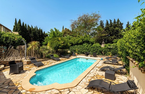 Fabrezan House | Character gite with swimming pool, surrounded by vineyards, 30 min drive from the Mediterranean coast.