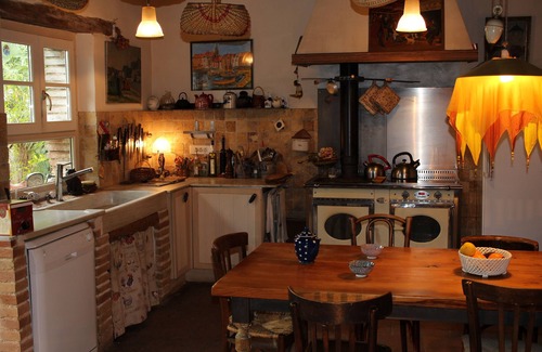 Lisle-sur-Tarn House | Character house with garden in a 13th century Bastide