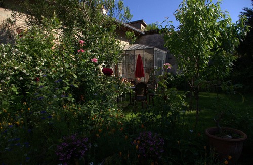 Lisle-sur-Tarn House | Character house with garden in a 13th century Bastide