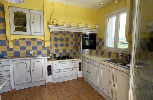Rochegude House | Character house with swimming pool in the Drôme with two bathrooms.