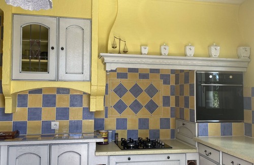 Rochegude House | Character house with swimming pool in the Drôme with two bathrooms.