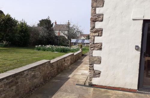 Backwell House | Characterful Cottage adjacent to an Orchard