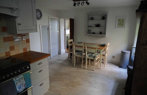 Matlock Cottage | Characterful Derbyshire mid-terrace with stunning views!