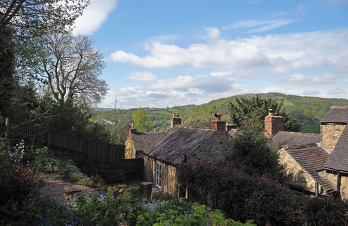 Matlock Cottage | Characterful Derbyshire mid-terrace with stunning views!