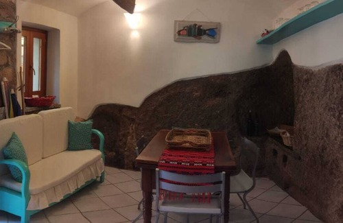 Bosa Historic Centre House | Characteristic little house in the historic center at the foot of the Malaspina castle