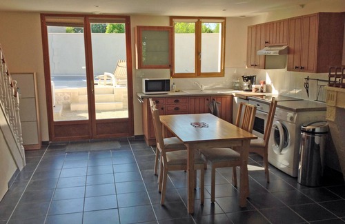 Lorignac House | Charentaise type private house and swimming pool heated to 27°.