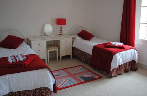 Barbezieres Villa | Charente Villa Private Courtyard Pool and Enclosed Mature Gardens