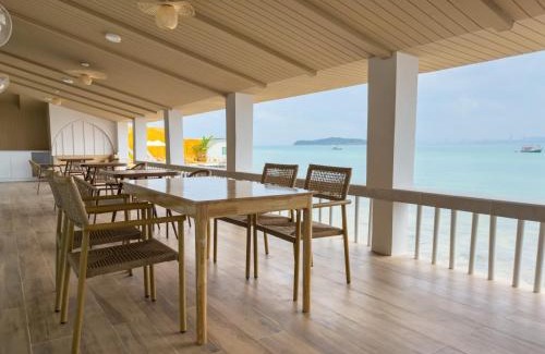 Koh Lan Hotel | Charinn Kohlarn