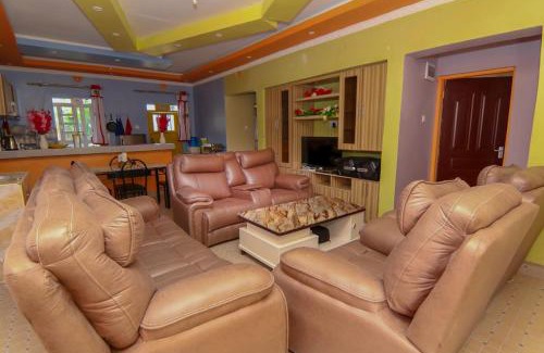 Naivasha House | CHARIS FARM AIR b&b