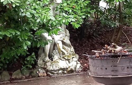 Marcinelle Apartment | Charleroi Marcinelle 2 à 4 personnes jardins de la fontaine qui bout parking gratuit