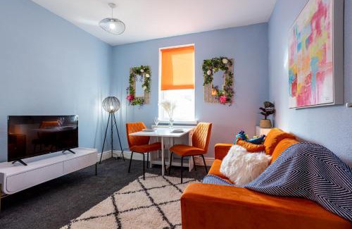 Thornton-Cleveleys Apartment | Charles Alexander Short Stay - Botanical House