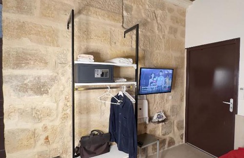 Arsenal Apartment | Charles V Flat Ground Floor