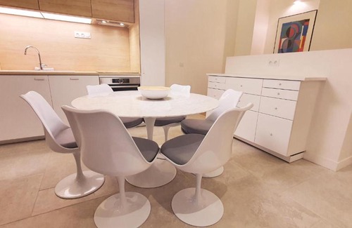 Arsenal Apartment | Charles V