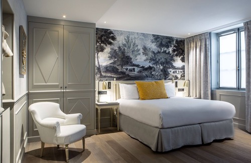 Arsenal Hotel | Charles V