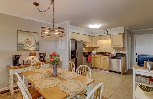 Isle of Palms Condo | Charleston Charm - Coastal Decor, Pool & Pier Access, Across from beach! - 309C Oceanside