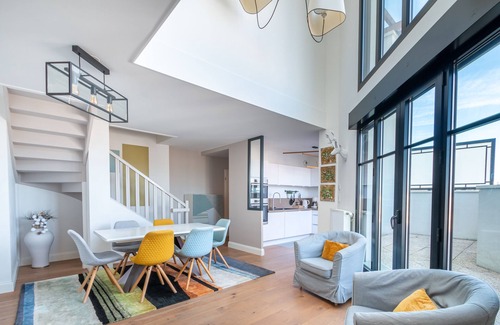 Chessy Apartment | Charleston Duplex-rooftop « The Place to Be »