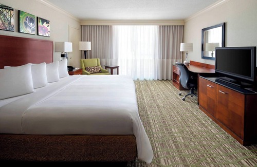 Charleston Hotel | Charleston Marriott Town Center