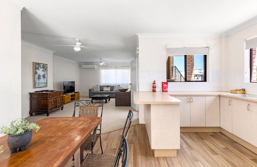 Sawtell Apartment | Charlesworth on Elizabeth