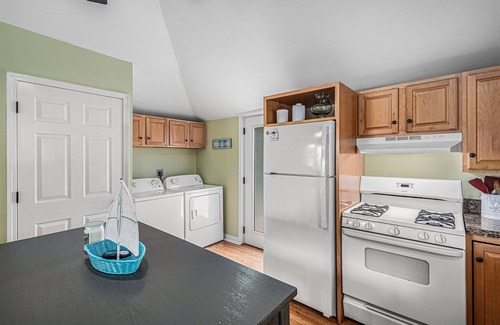 Charlevoix House | Charlevoix, Gorgeous Fall Colors, Privacy, Walk to Town, Quiet!