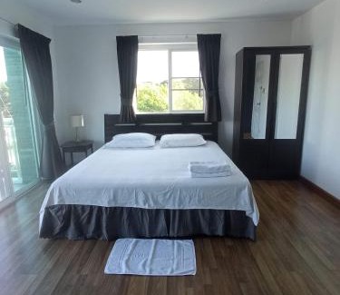 Rawai Bed & Breakfast | Charlie's Angels Hotel Restaurant