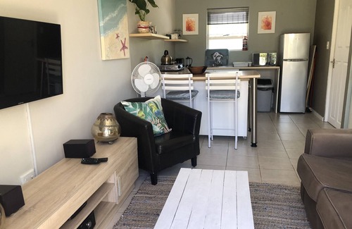 Parklands Cottage | Charlie's Place, Blouberg, Cape Town