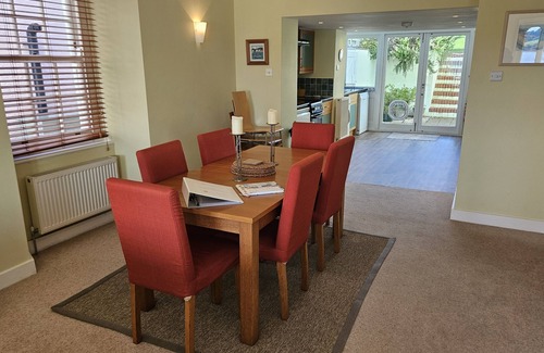 St. Mawes Cottage | Charlies - a cottage that sleeps 6 guests in 3 bedrooms