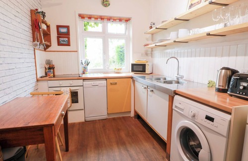 Swinton Cottage | CHARLIES COTTAGE, pet friendly, character holiday cottage in Swinton