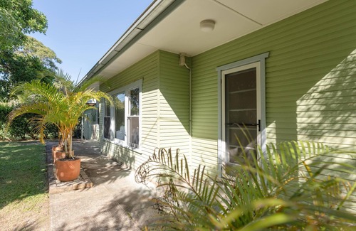Byron Bay House | Charlies - Self contained 3 bedroom home in heart of Byron Bay. Pet Friendly.