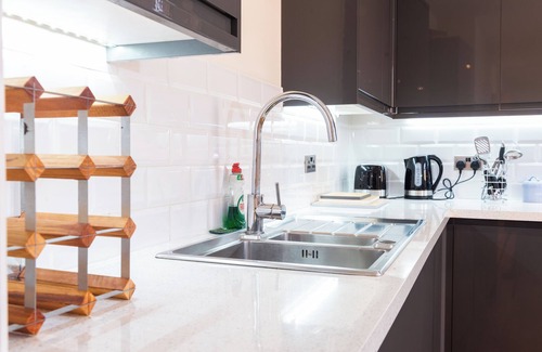 Ipswich Apartment | Charlotte House Spacious 2BR 2BATH in Ipswich
