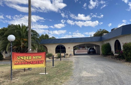 Charlton Hotel | Charlton Motel