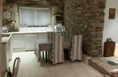 Saint-Molf House | Charm and stonework for the festive season
