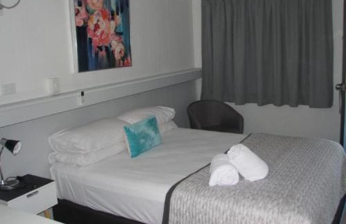 Bundaberg West Hotel | Charm City Motel