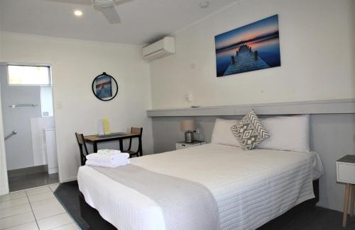 Bundaberg West Hotel | Charm City Motel