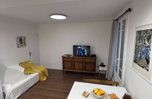 Parc-de-Montsouris Condo | Charm & convenience near Paris