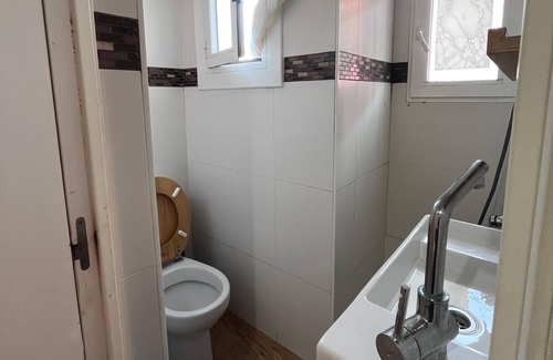 Collblanc y La Torrassa Apartment | Charming 2-bedroom apartment with AC in L'Hospitalet de Llobregat