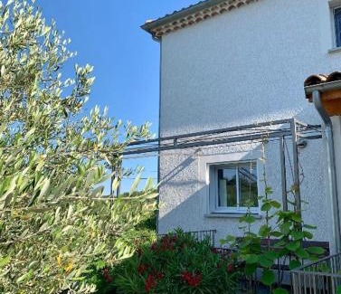 Saint-Etienne-de-Fontbellon Bed & Breakfast | Charmante chambre dans une maison de campagne