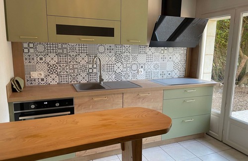 Saint-Georges-de-la-Couee Cottage | Charming Cottage in Peaceful Forest Setting, Near Le Mans – Modern Amenities & High-Speed WiFi