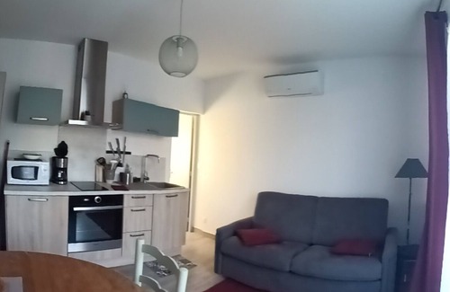 Saint-Paul-Trois-Chateaux Apartment | Charmant Petit Appartement Dans Villa Locative
