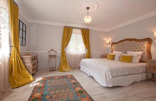 Le Bar-sur-Loup Villa | Charm, luxury, stunning views, villa with pool