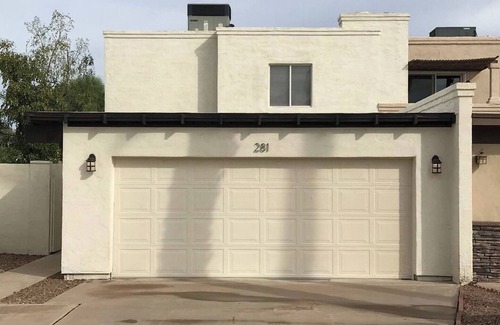 Litchfield Park House | Charm of Old Litchfield- No Chores!