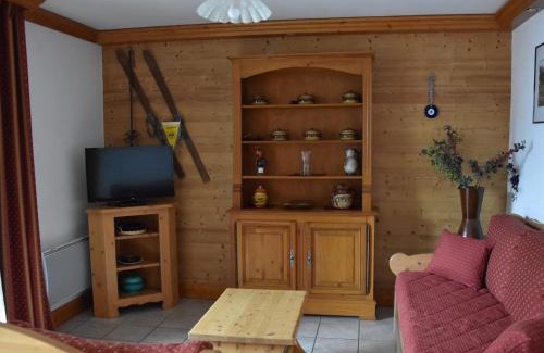 Pralognan-la-Vanoise Apartment | Charmant 3 pièces avec grand balcon Sud, idéalement situé près des commerces et du téléphérique - FR-1-464-24