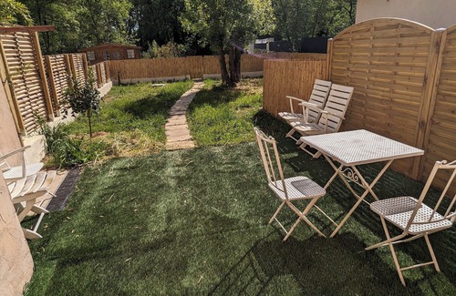 Chateauneuf-Grasse Apartment | Charmant Appartement Avec Jardin au Calme