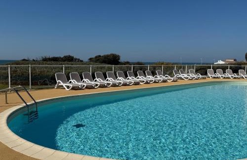 Chateau-d'Olonne Apartment | Charmant appartement T2 en rez de jardin terrasse face mer 4 personnes