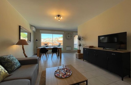 16th Arrondissement Apartment | Charmant Appart 2ch/4pers Village Estaque plage
