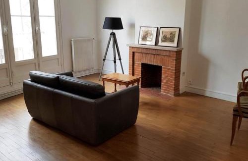 Gien Apartment | Charmant appartement au pied du château
